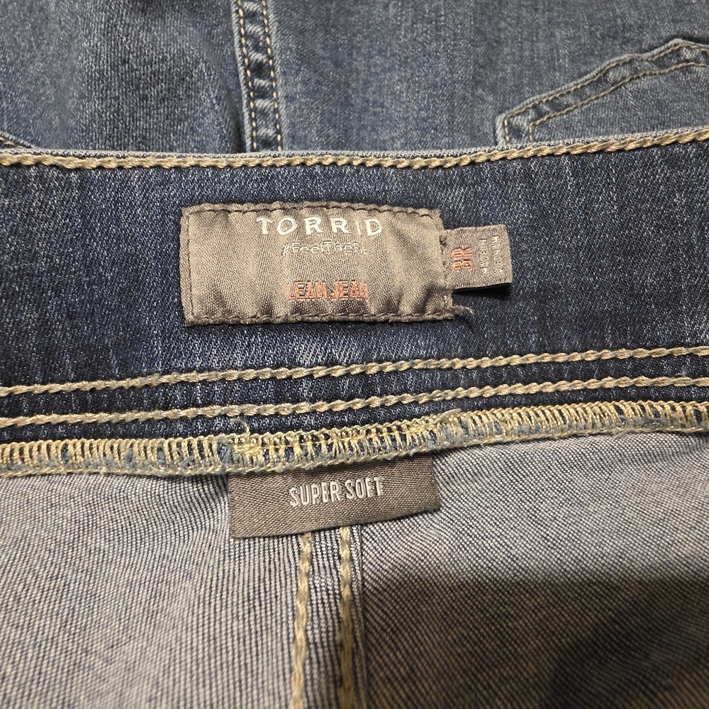 Torrid Lean Jean Super Soft Pull-On Blue Denim Plus Size 3R - Picture 4 of 9